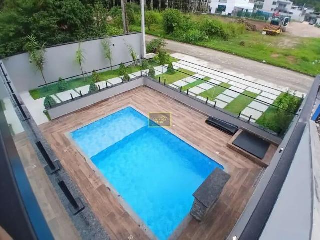 Casa / Sobrado para Locação em Caraguatatuba/SP Praia da Mococa 4 Quartos