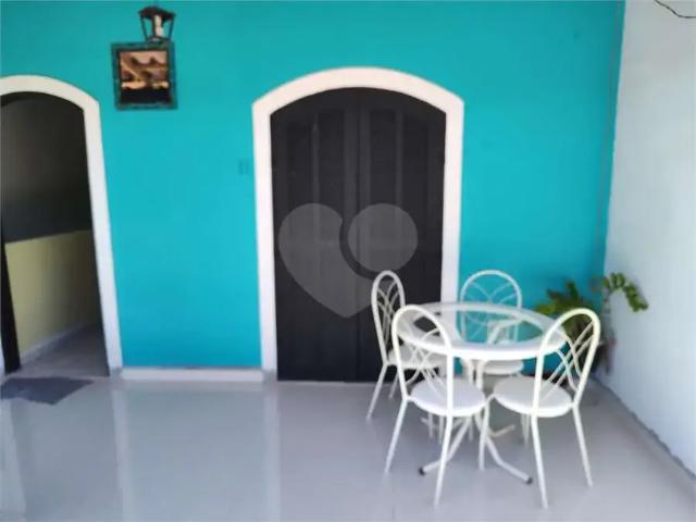 Casa / Sobrado para Locação em Caraguatatuba/SP Praia das Palmeiras 3 Quartos