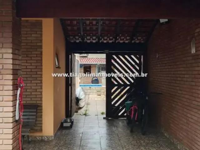 Casa / Sobrado para Locação em Caraguatatuba/SP Praia das Palmeiras 3 Quartos