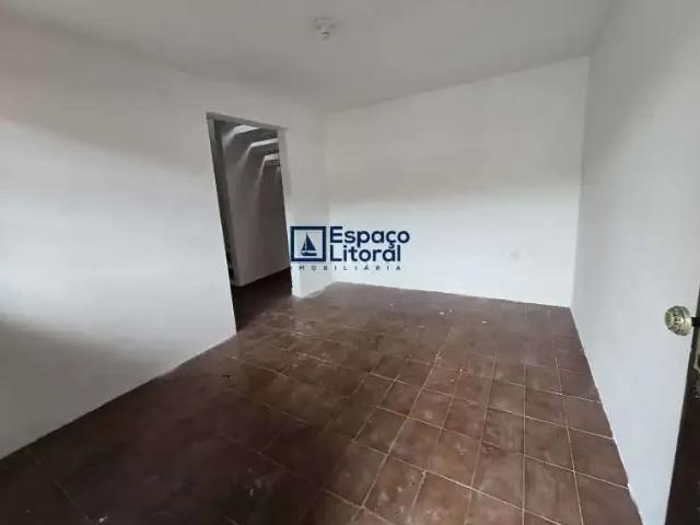 Casa / Sobrado para Locação em Caraguatatuba/SP Prainha 2 Quartos