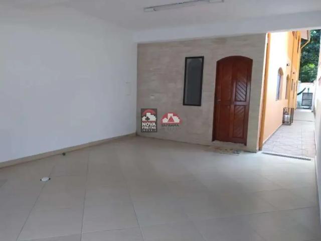 Casa / Sobrado para Locação em Caraguatatuba/SP Rio do Ouro 4 Quartos