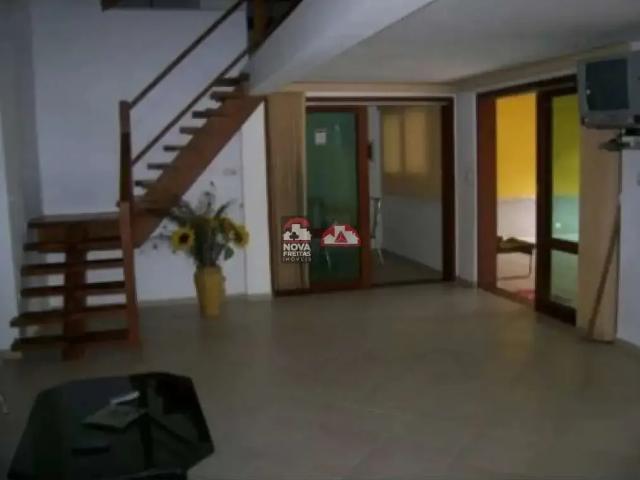 Casa / Sobrado para Locação em Caraguatatuba/SP Sumaré 4 Quartos