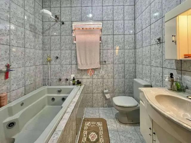 Casa / Sobrado para Locação em Carapicuíba/SP Chácara dos Lagos 3 Quartos