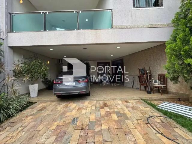 Casa / Sobrado para Locação em Caratinga/MG Rodoviários 5 Quartos
