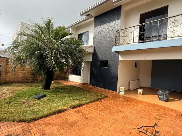 Casa / Sobrado para Locação em Cascavel/PR Universitário 4 Quartos