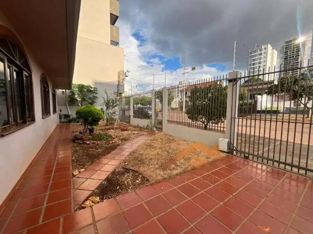 Casa / Sobrado para Locação em Cascavel/PR Cancelli 4 Quartos