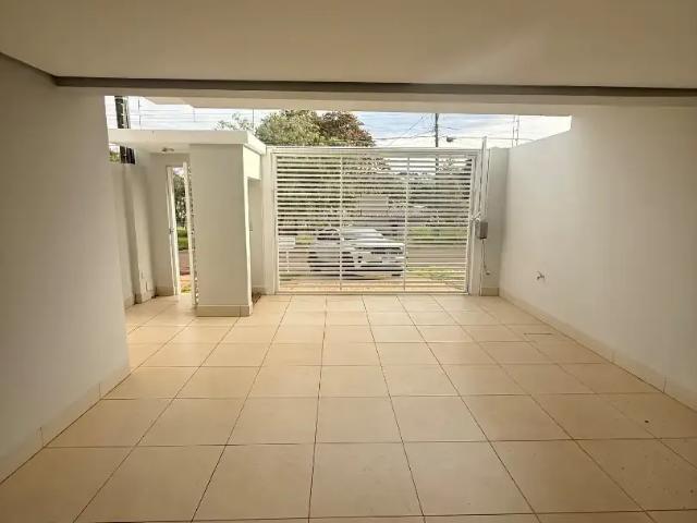 Casa / Sobrado para Locação em Cascavel/PR Country 3 Quartos