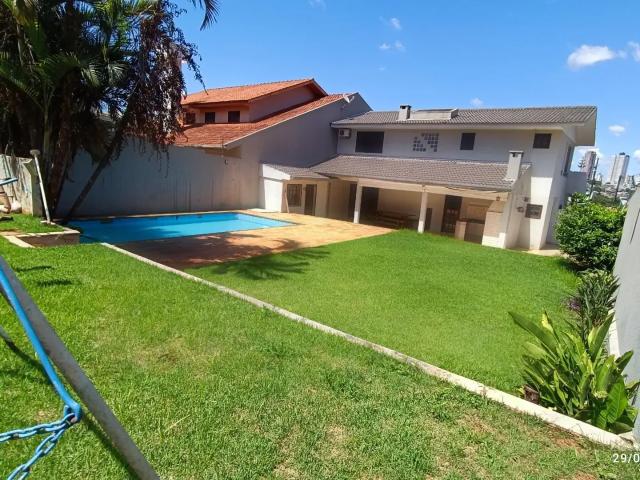 Casa / Sobrado para Locação em Cascavel/PR Country 3 Quartos