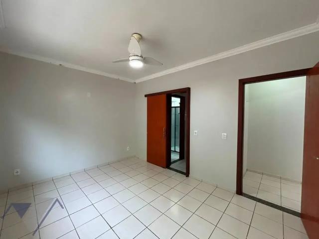 Casa / Sobrado para Locação em Cascavel/PR Parque Verde 4 Quartos
