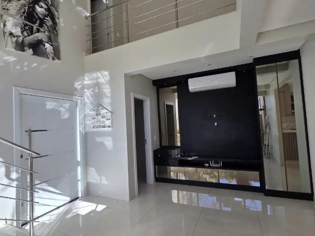 Casa / Sobrado para Locação em Cascavel/PR Recanto Tropical 3 Quartos