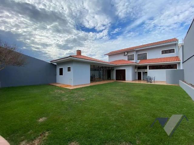 Casa / Sobrado para Locação em Cascavel/PR Recanto Tropical 4 Quartos