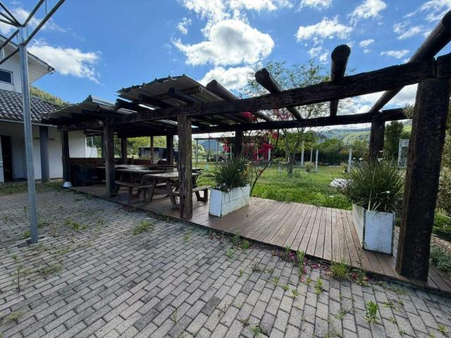 Casa / Sobrado para Locação em Chapecó/SC Gôio En 2 Quartos