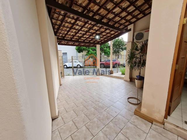 Casa / Sobrado para Locação em Cruzeiro/SP Vila Canevari 2 Quartos