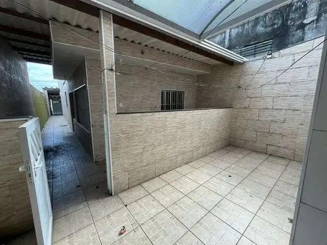 Casa / Sobrado para Locação em Cubatão/SP Jardim São Francisco 3 Quartos
