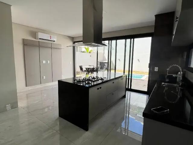 Casa / Sobrado para Locação em Cuiabá/MT Condomínio Belvedere II