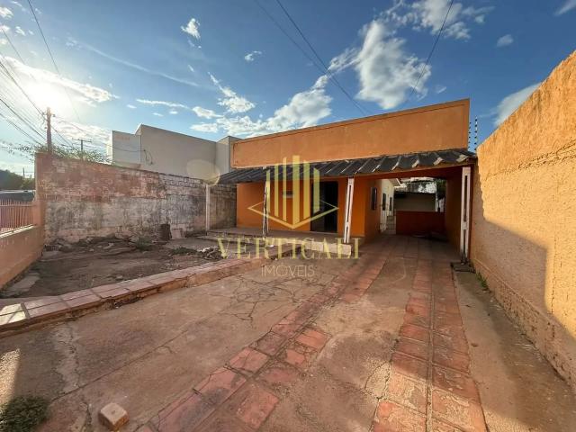 Casa / Sobrado para Locação em Cuiabá/MT Cidade Alta 2 Quartos
