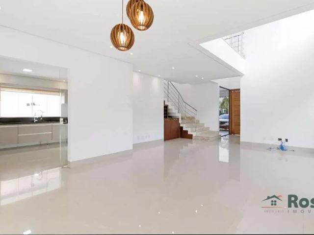 Casa / Sobrado para Locação em Cuiabá/MT Jardim Itália 3 Quartos
