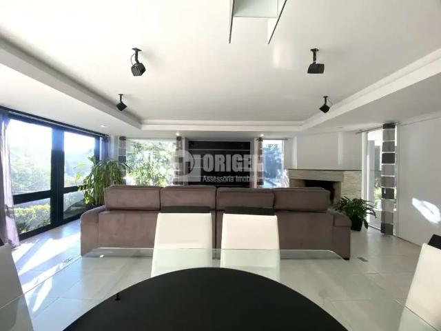 Casa / Sobrado para Locação em Curitiba/PR Taboão 4 Quartos