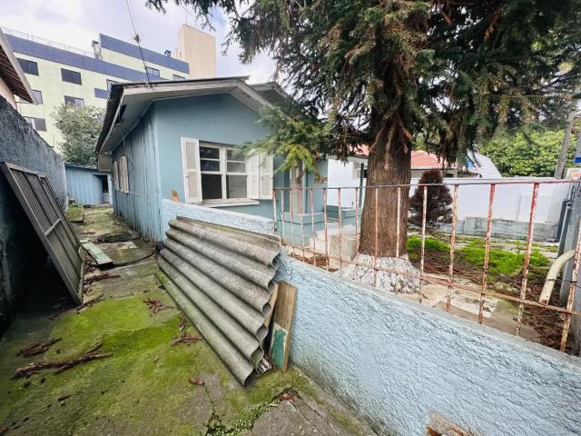 Casa / Sobrado para Locação em Curitiba/PR Tarumã 3 Quartos
