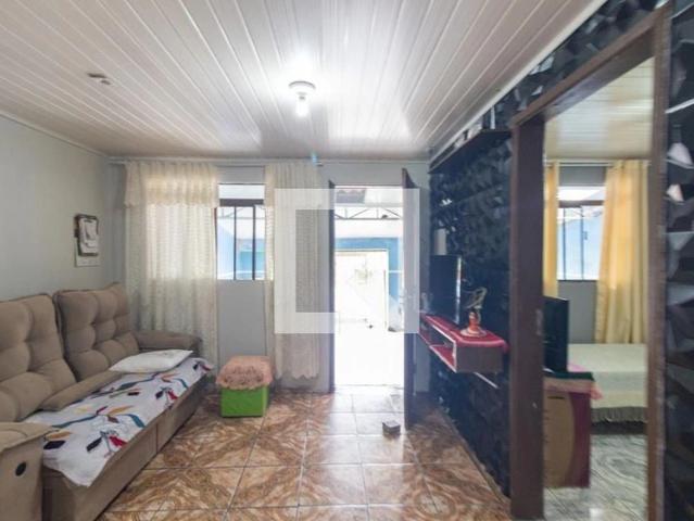 Casa / Sobrado para Locação em Curitiba/PR Tatuquara 4 Quartos