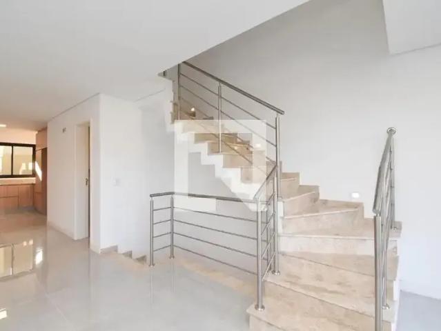 Casa / Sobrado para Locação em Curitiba/PR Tingui 3 Quartos