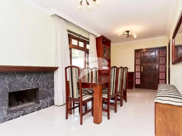 Casa / Sobrado para Locação em Curitiba/PR Tingui 4 Quartos