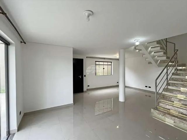 Casa / Sobrado para Locação em Curitiba/PR Uberaba 3 Quartos
