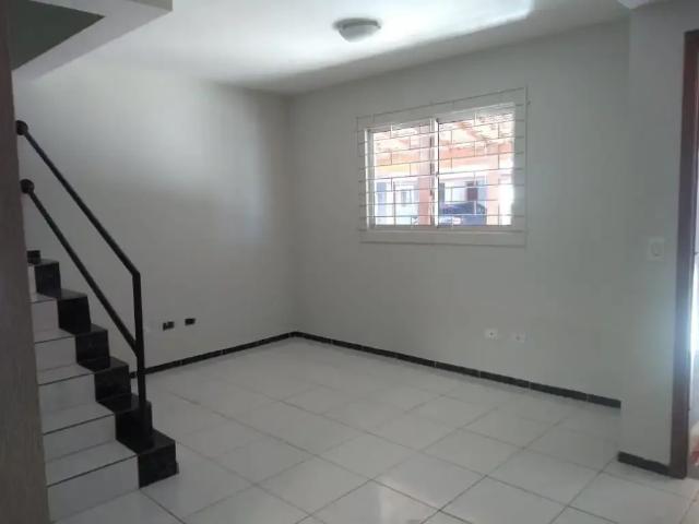 Casa / Sobrado para Locação em Curitiba/PR Uberaba 3 Quartos