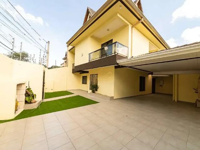 Casa / Sobrado para Locação em Curitiba/PR Uberaba 4 Quartos