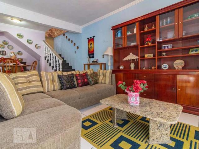 Casa / Sobrado para Locação em Curitiba/PR Uberaba 4 Quartos