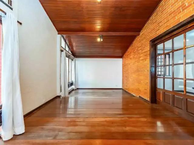 Casa / Sobrado para Locação em Curitiba/PR Vila Izabel 4 Quartos
