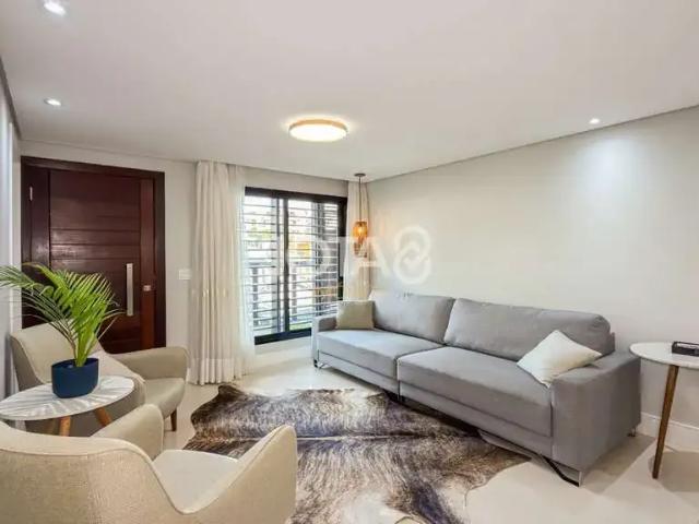 Casa / Sobrado para Locação em Curitiba/PR Vista Alegre 3 Quartos