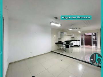 Casa / Sobrado para Locação em Curitiba/PR Xaxim 4 Quartos