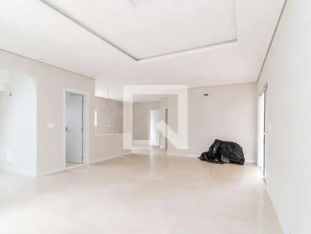 Casa / Sobrado para Locação em Curitiba/PR Xaxim 4 Quartos