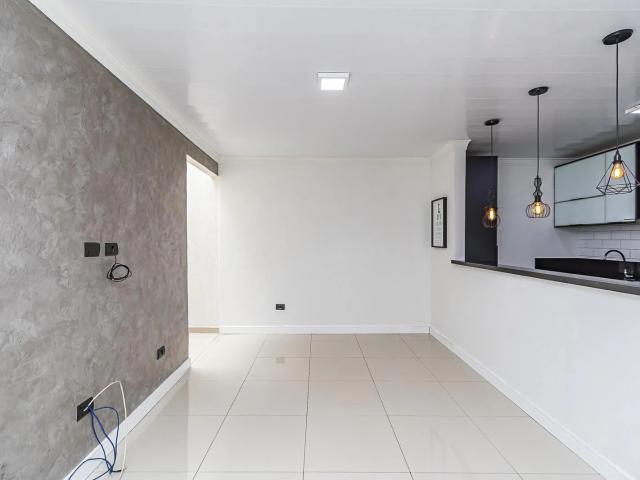 Casa / Sobrado para Locação em Curitiba/PR Xaxim 2 Quartos