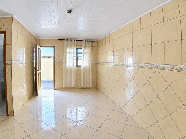 Casa / Sobrado para Locação em Curitiba/PR Xaxim 2 Quartos