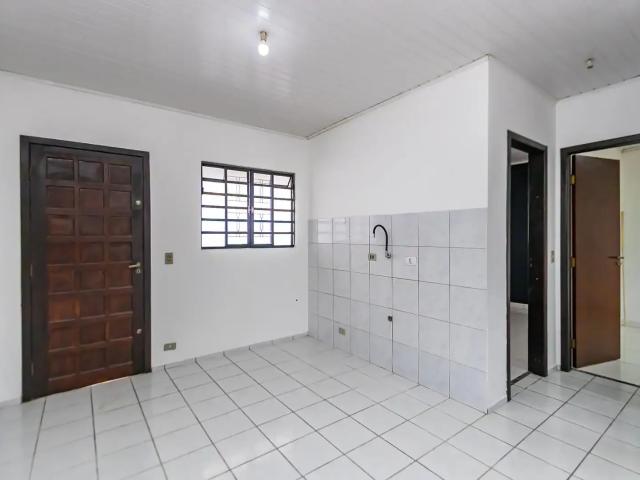 Casa / Sobrado para Locação em Curitiba/PR Xaxim 2 Quartos