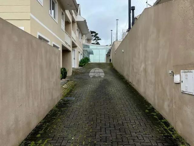 Casa / Sobrado para Locação em Curitiba/PR Xaxim 3 Quartos