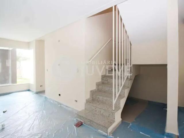 Casa / Sobrado para Locação em Curitiba/PR Xaxim 3 Quartos