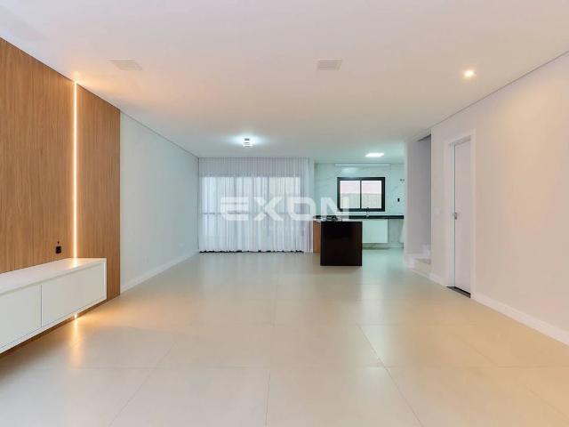 Casa / Sobrado para Locação em Curitiba/PR Xaxim 3 Quartos