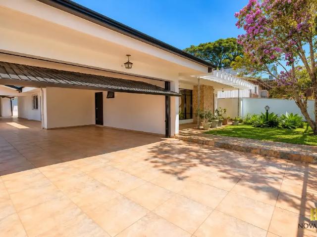 Casa / Sobrado para Locação em Curitiba/PR Água Verde 3 Quartos