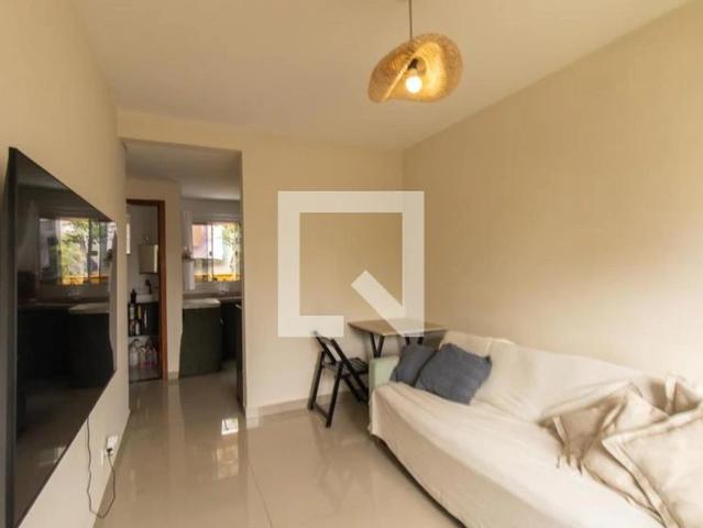 Casa / Sobrado para Locação em Curitiba/PR Alto Boqueirão 2 Quartos
