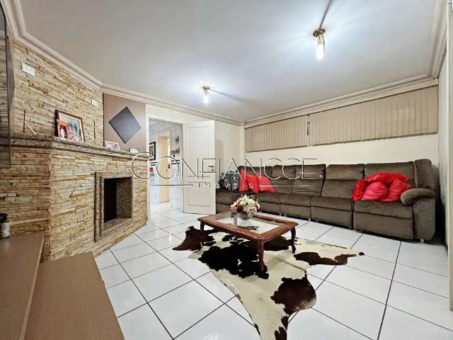 Casa / Sobrado para Locação em Curitiba/PR Alto da Glória 4 Quartos