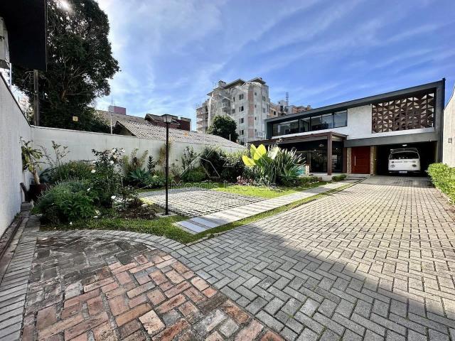 Casa / Sobrado para Locação em Curitiba/PR Bacacheri 3 Quartos