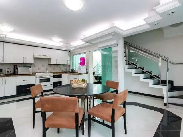 Casa / Sobrado para Locação em Curitiba/PR Bairro Alto 5 Quartos