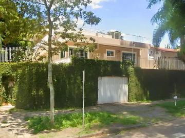 Casa / Sobrado para Locação em Curitiba/PR Bigorrilho 6 Quartos