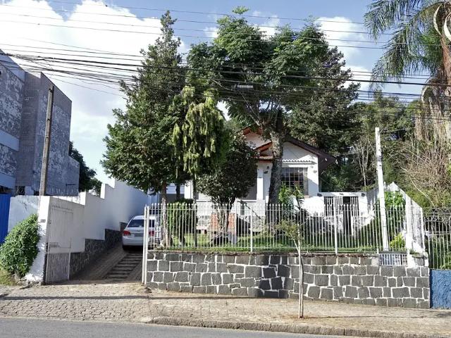 Casa / Sobrado para Locação em Curitiba/PR Bom Retiro 4 Quartos
