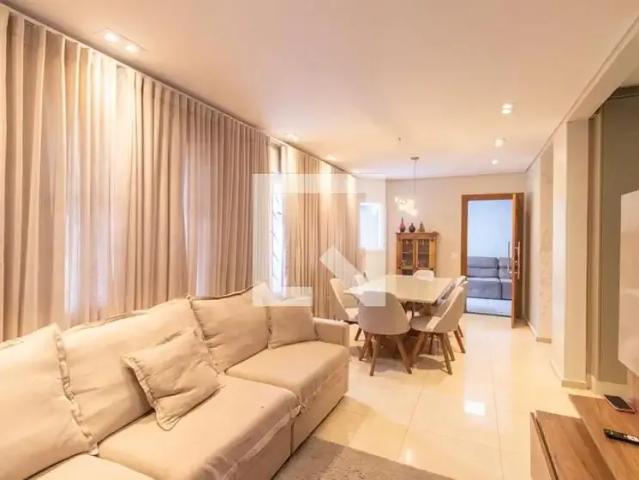 Casa / Sobrado para Locação em Curitiba/PR Boqueirão 3 Quartos