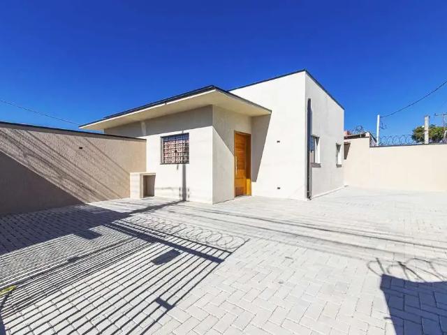Casa / Sobrado para Locação em Curitiba/PR Boqueirão 2 Quartos