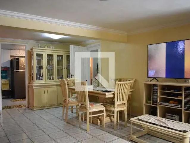 Casa / Sobrado para Locação em Curitiba/PR Boqueirão 5 Quartos